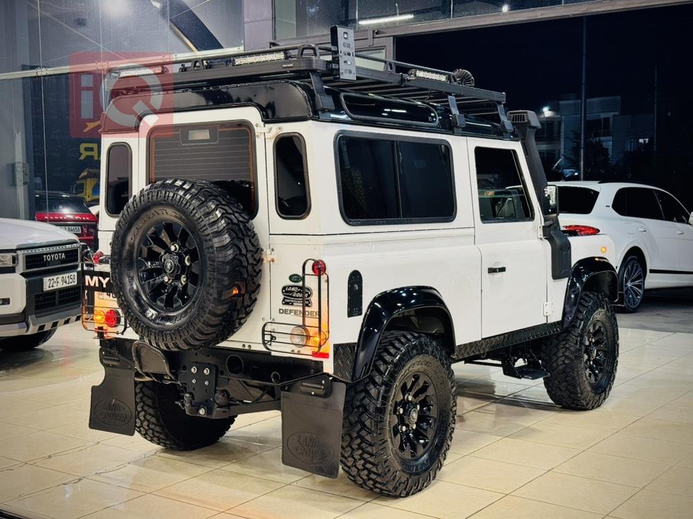 Land Rover Defender